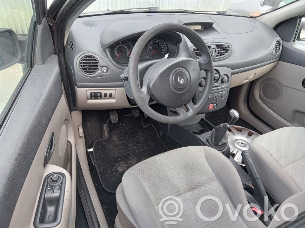 Renault Clio III Kojelauta 