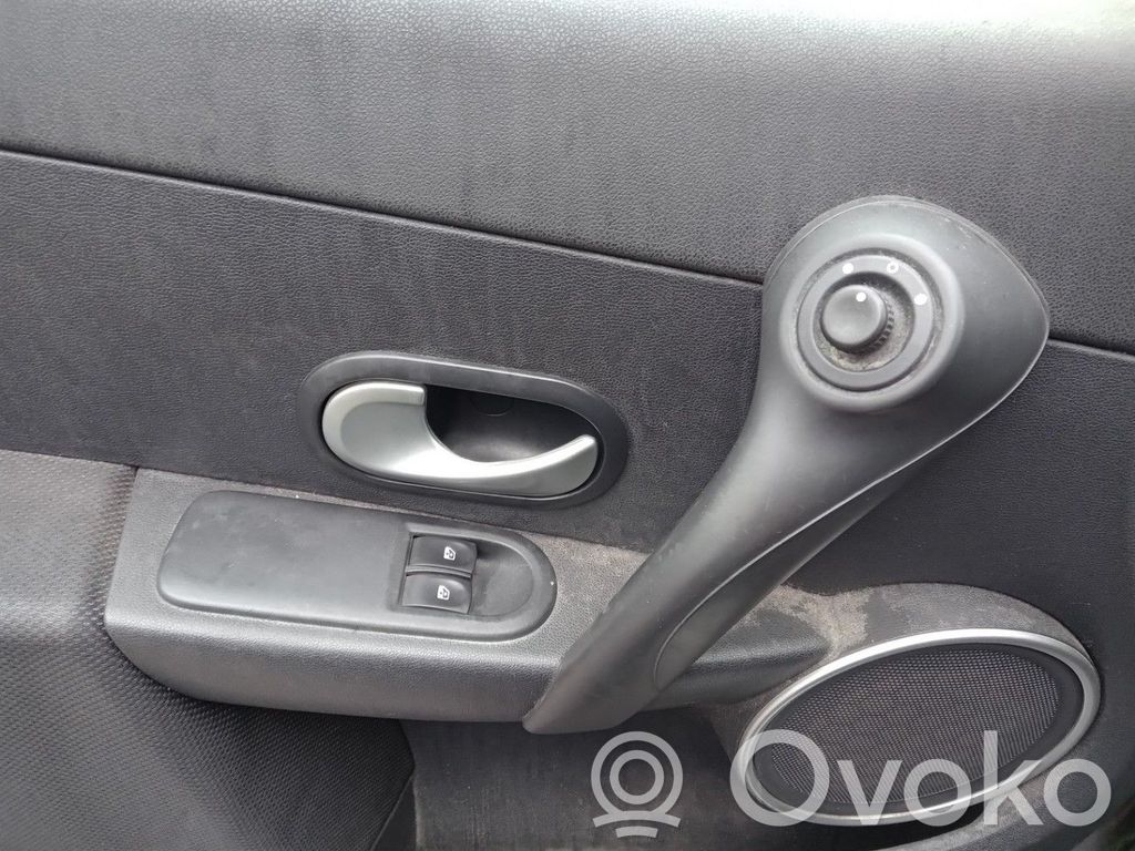 Renault Clio III Electric window control switch 