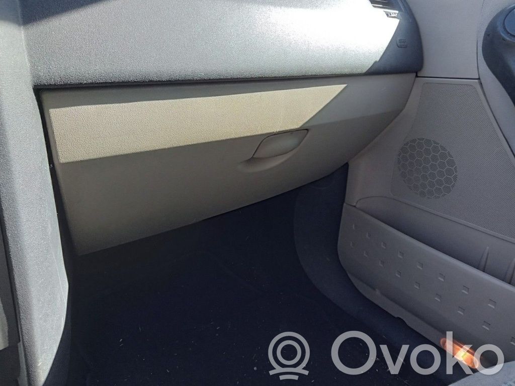 Renault Megane II Juego guantera 