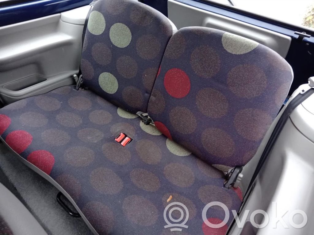 Renault Twingo I Klamra tylnego pasa bezpieczeństwa 