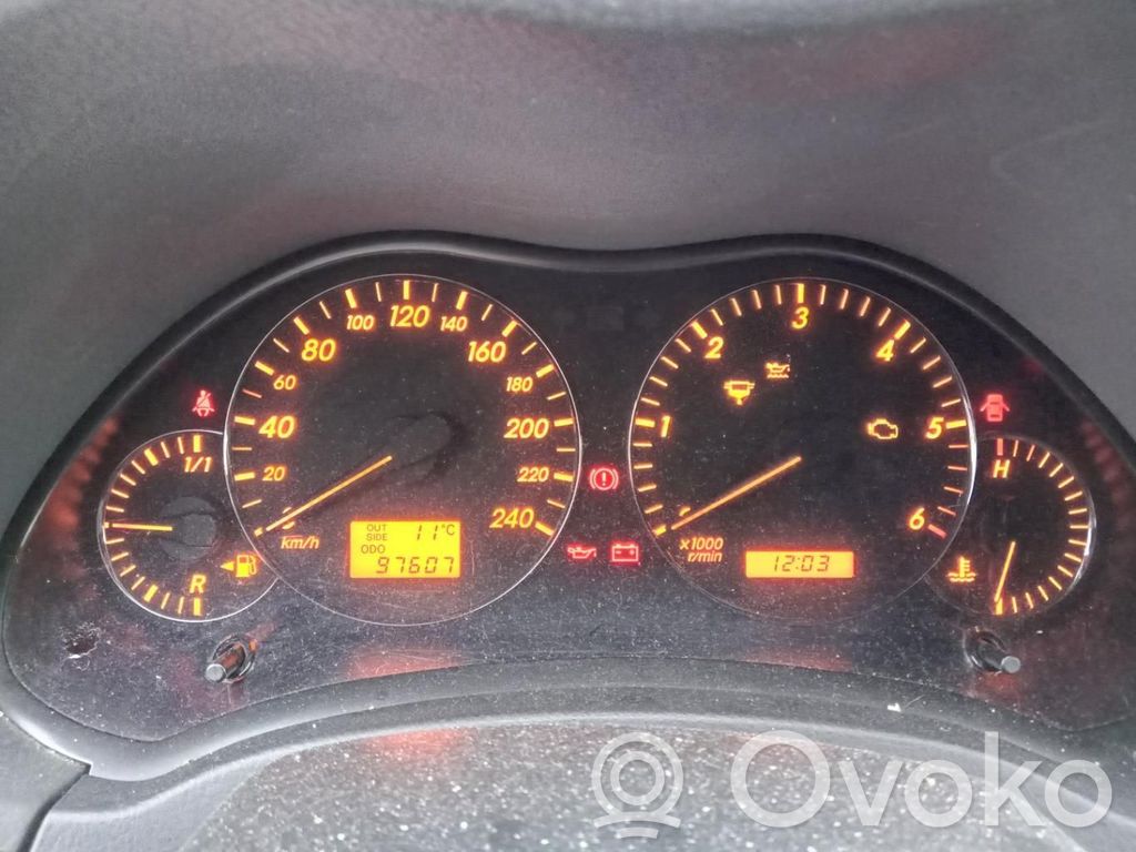 Toyota Avensis T250 Licznik / Prędkościomierz 