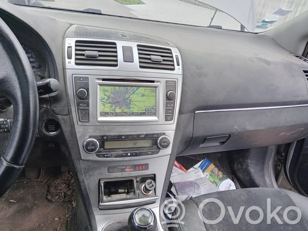 Toyota Avensis T270 Schowek deski rozdzielczej / Komplet 