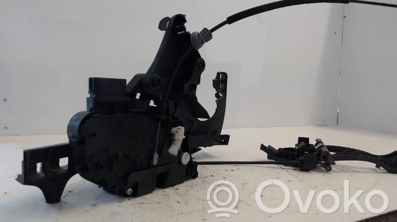 Volvo V50 Priekšpusē slēdzene 