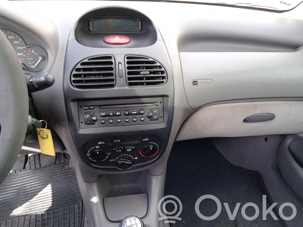Peugeot 206 Radio/CD/DVD/GPS head unit 