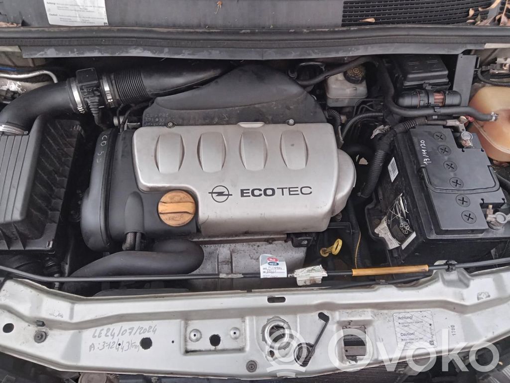 Opel Zafira A Generatorius 