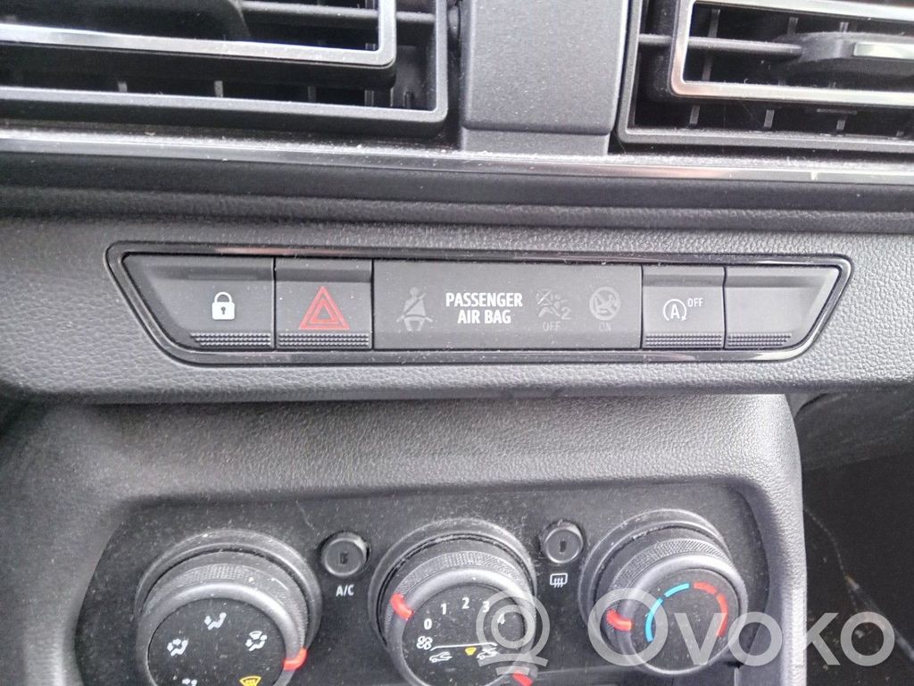 Dacia Sandero III Botón interruptor de luz de peligro 