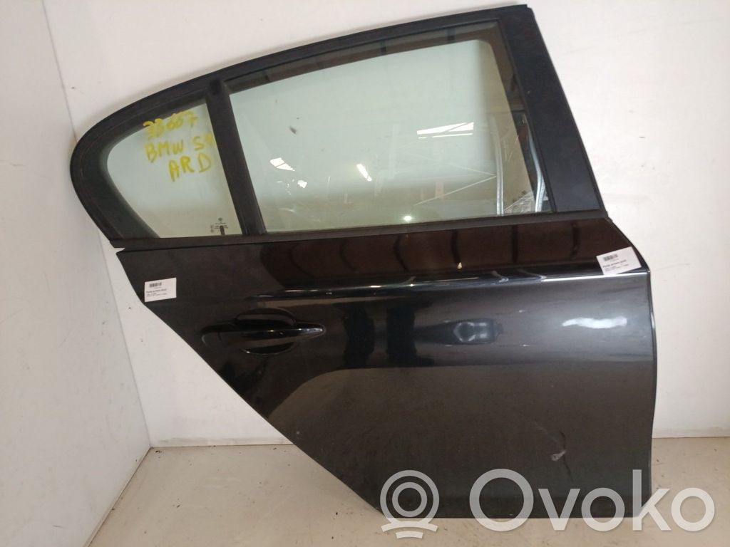 Rear door   41525A2A384