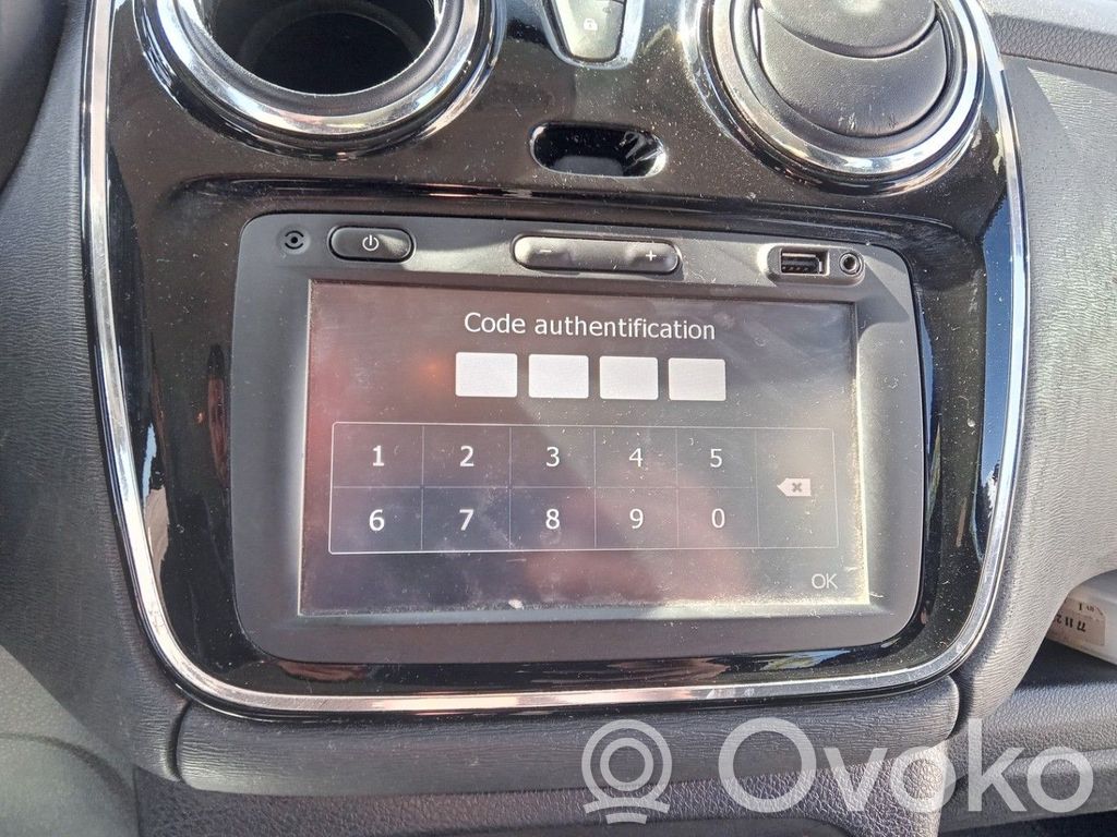 Dacia Lodgy Radio/CD/DVD/GPS head unit 