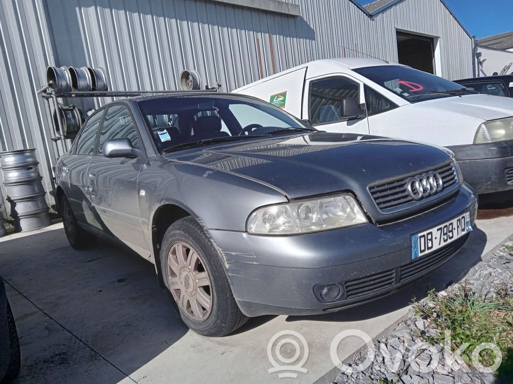 Audi A4 S4 B5 8D Spārns 
