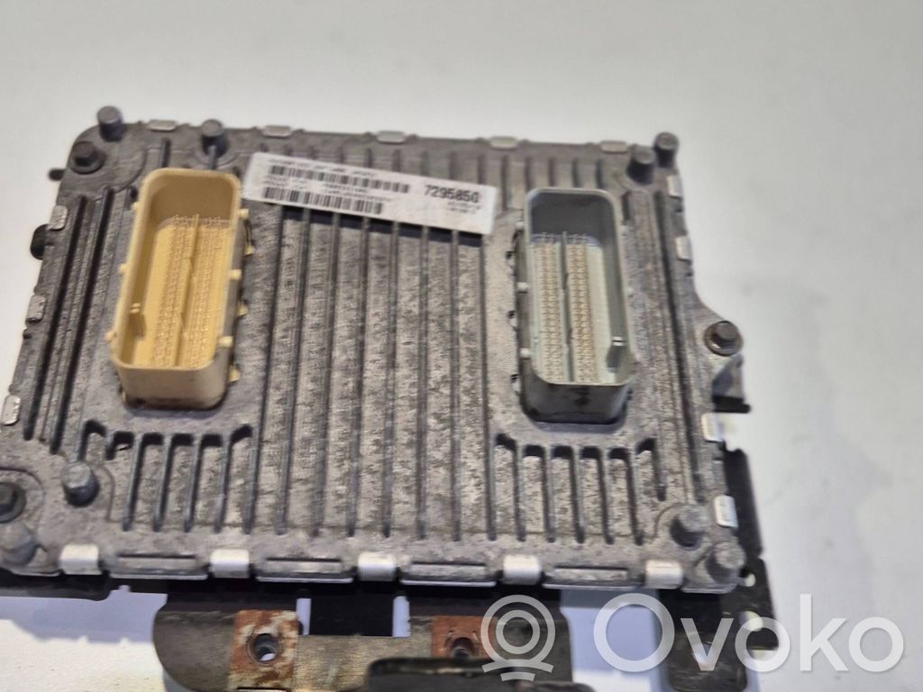 Unidad de control/módulo del motor   68252318AG