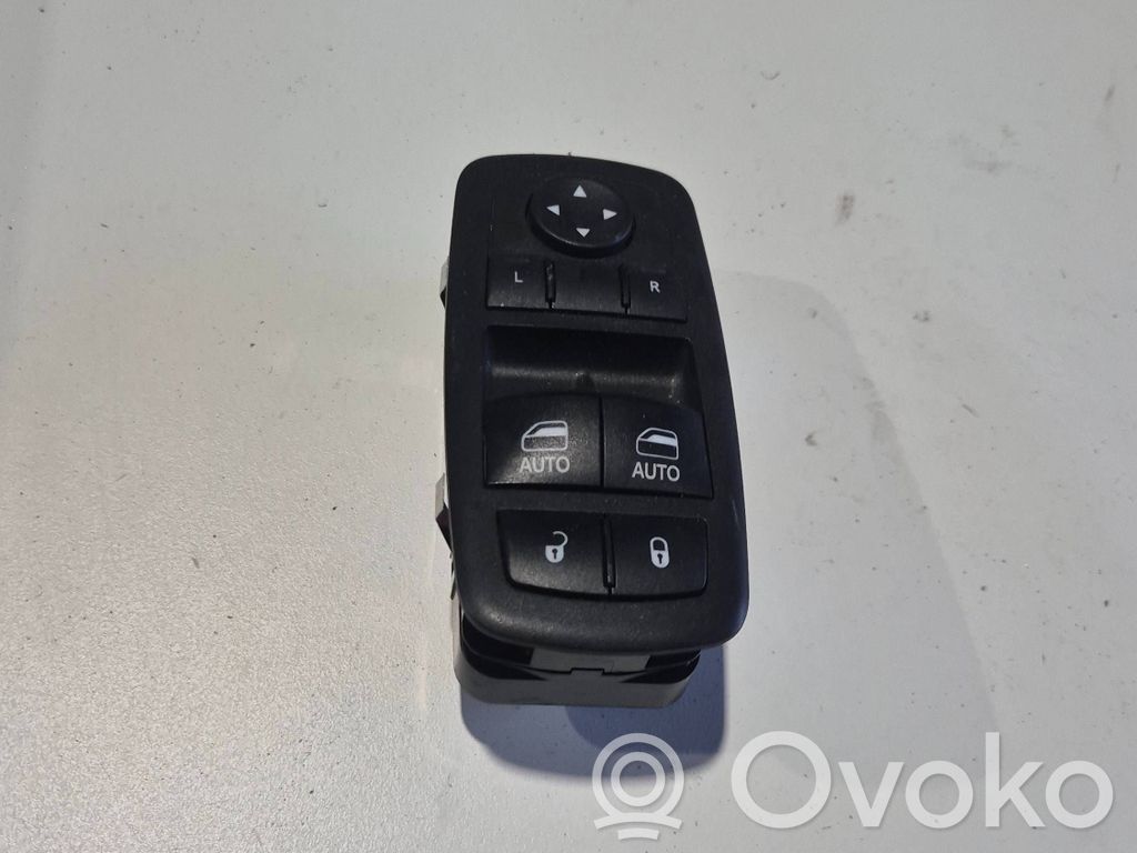Electric window control switch   68320752AA