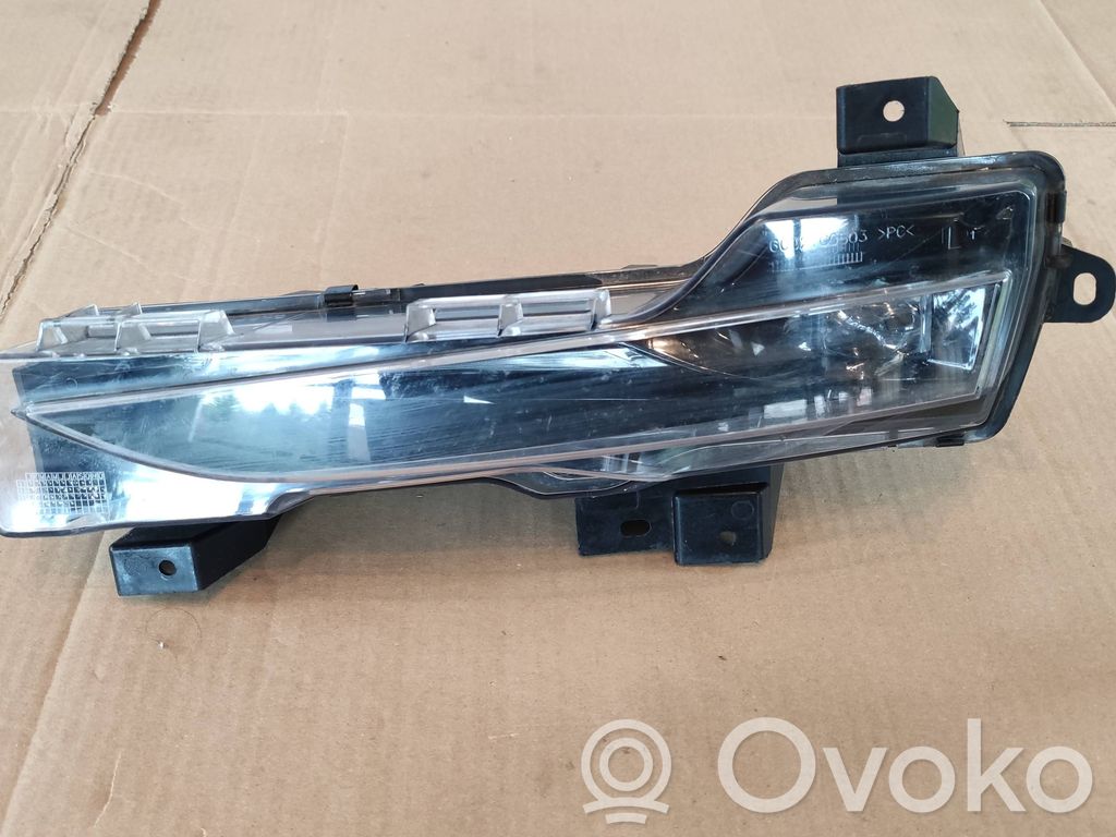 Tesla Model 3 Etusumuvalo 