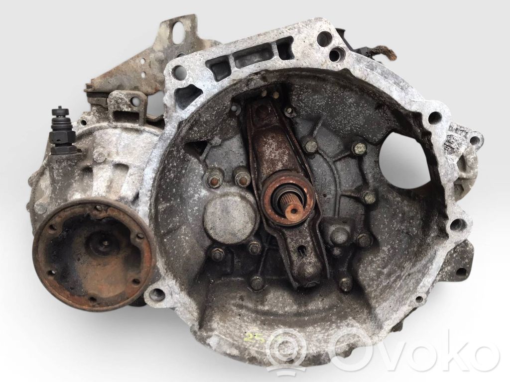 Volkswagen PASSAT B4 5 Gang Schaltgetriebe 