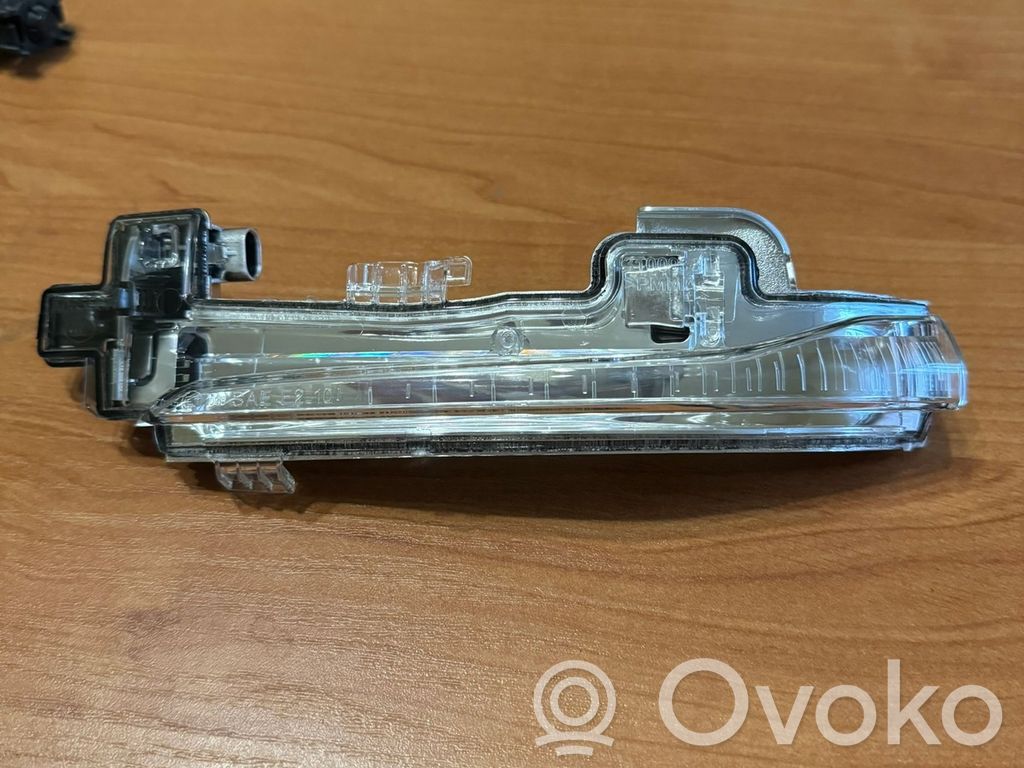 Volvo S60 Semnalizator față 