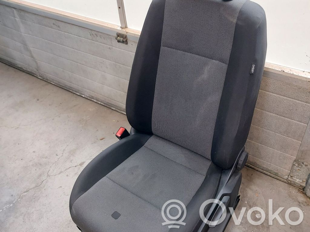 Skoda Fabia Mk3 (NJ) Etumatkustajan istuin 