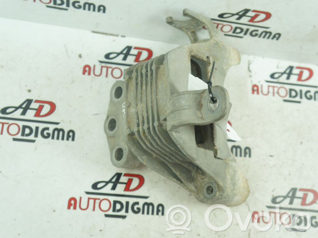 Opel Astra J Engine mount bracket 