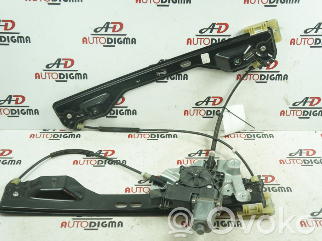 Opel Zafira C Elektryczny podnośnik szyby drzwi przednich 