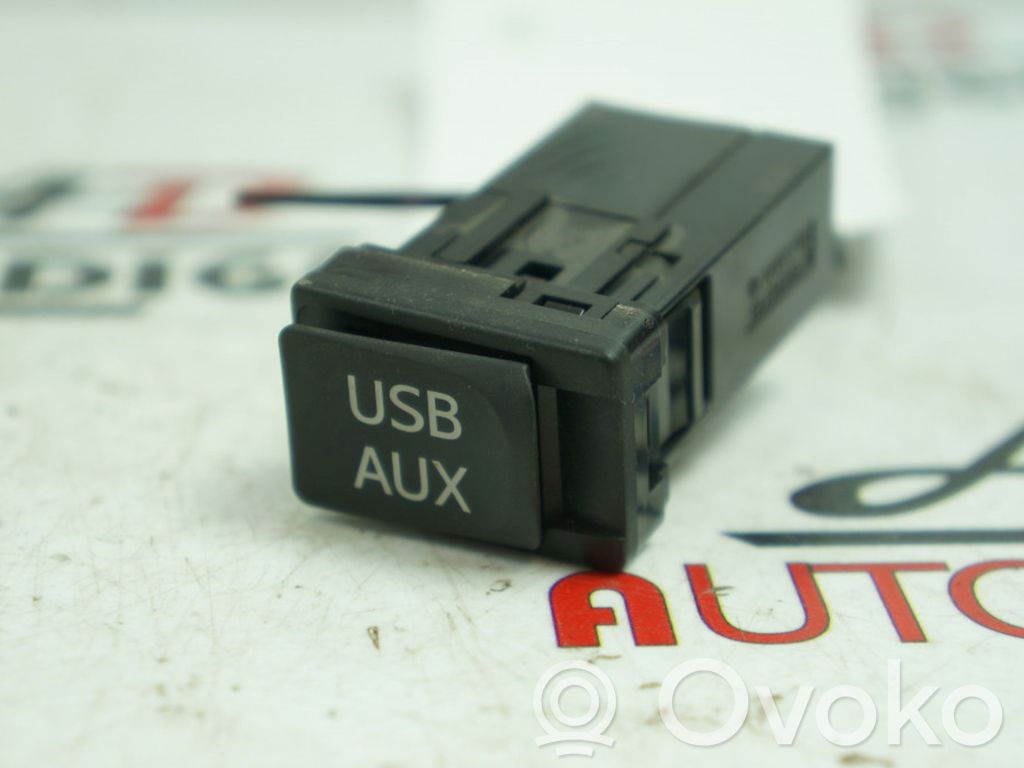 Enchufe conector USB   8619048030,8619048030