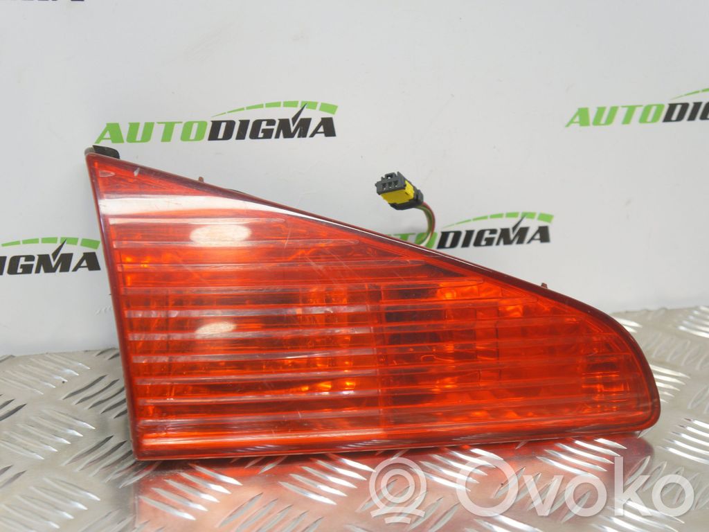 Peugeot 607 Lampy tylnej klapy bagażnika 