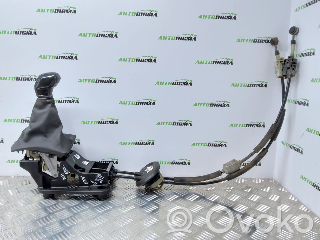 Peugeot 208 I Gear shifter/selector 