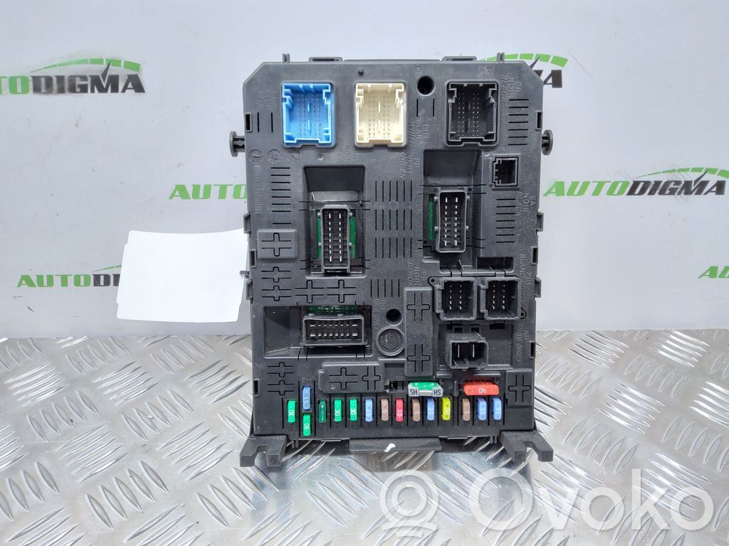 Peugeot 308 Module de fusibles 