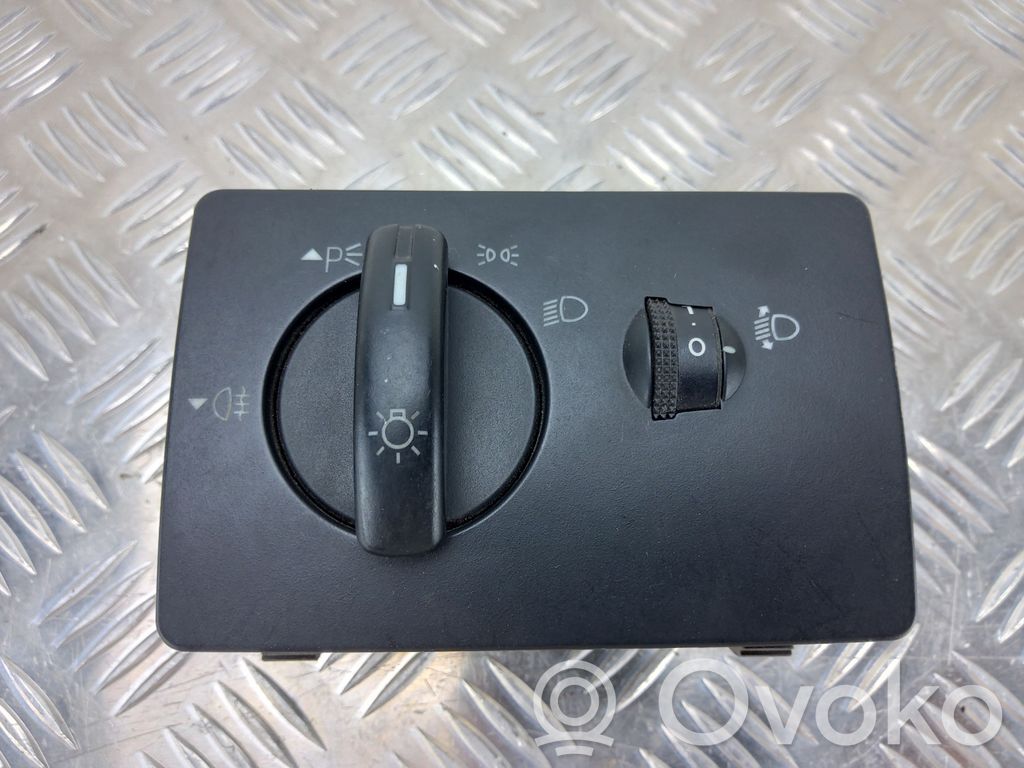 Ford Focus Light switch 