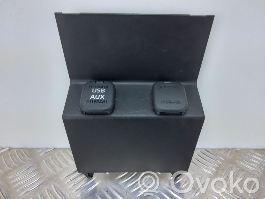 Mazda 6 USB-pistokeliitin 