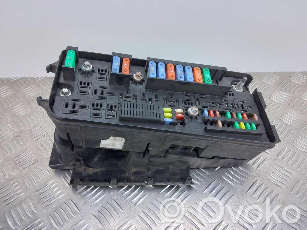 Opel Vectra C Fuse module 