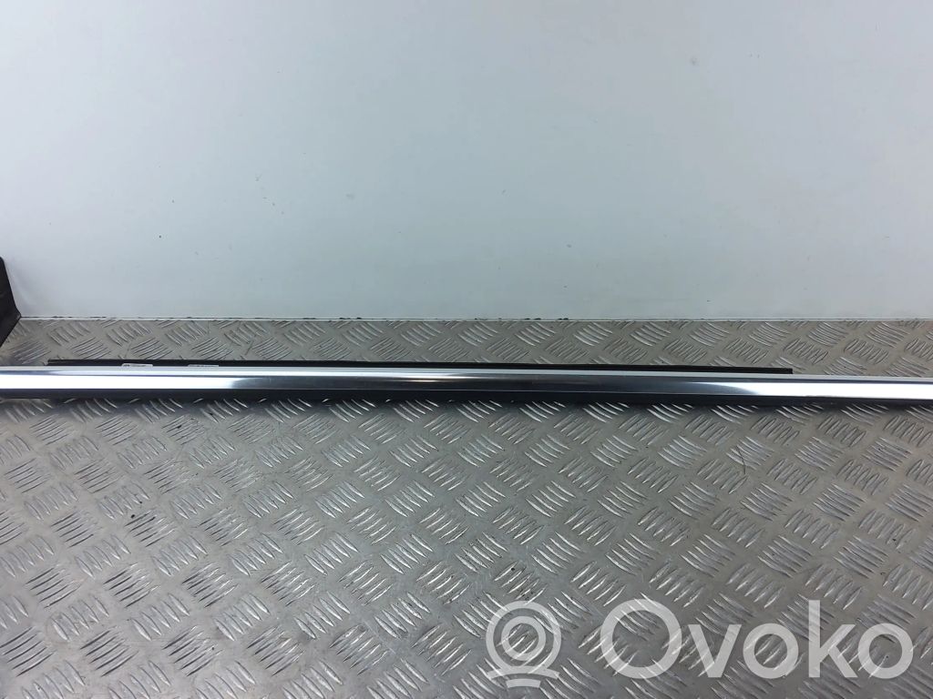 Audi A8 S8 D4 4H Listwa / Uszczelka szyby drzwi przednich 