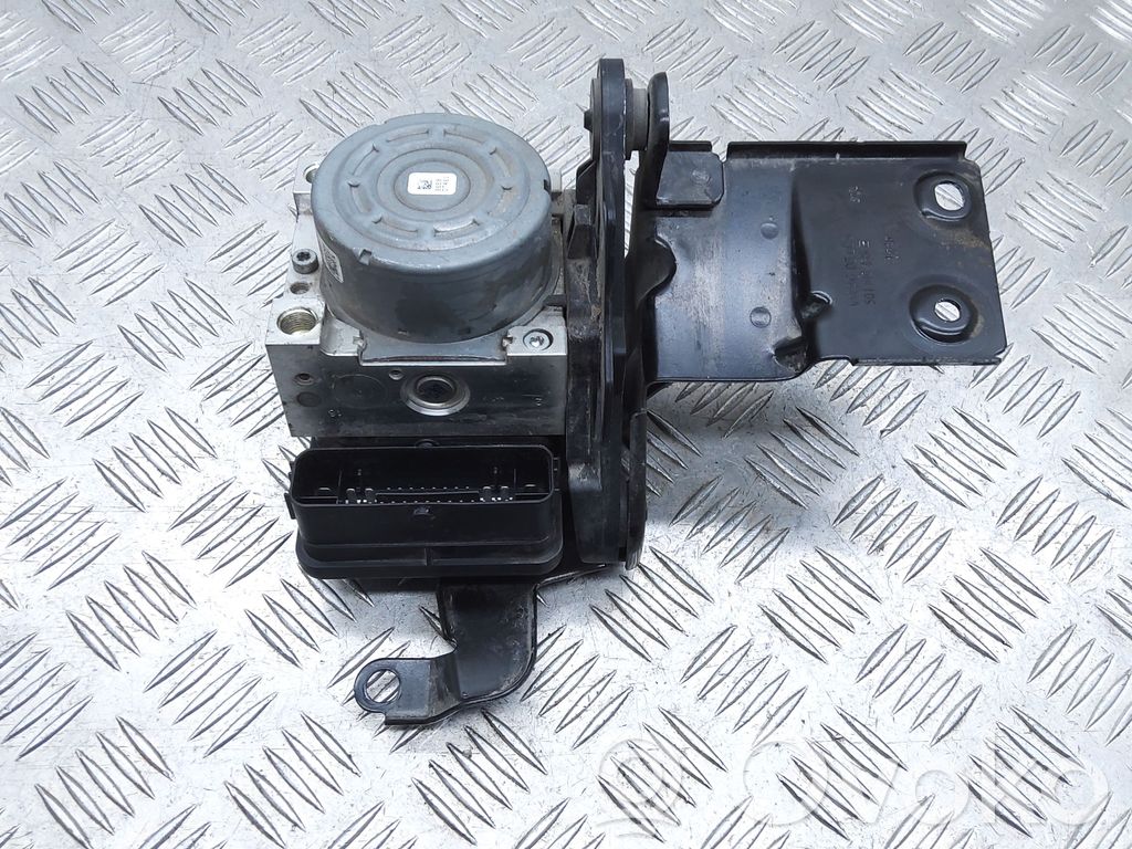 Volkswagen PASSAT B8 ABS Pump 