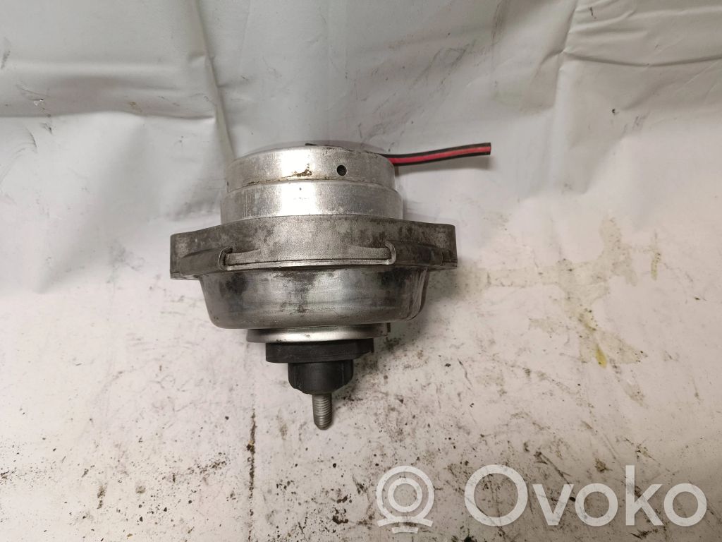 Engine mount bracket   675844402