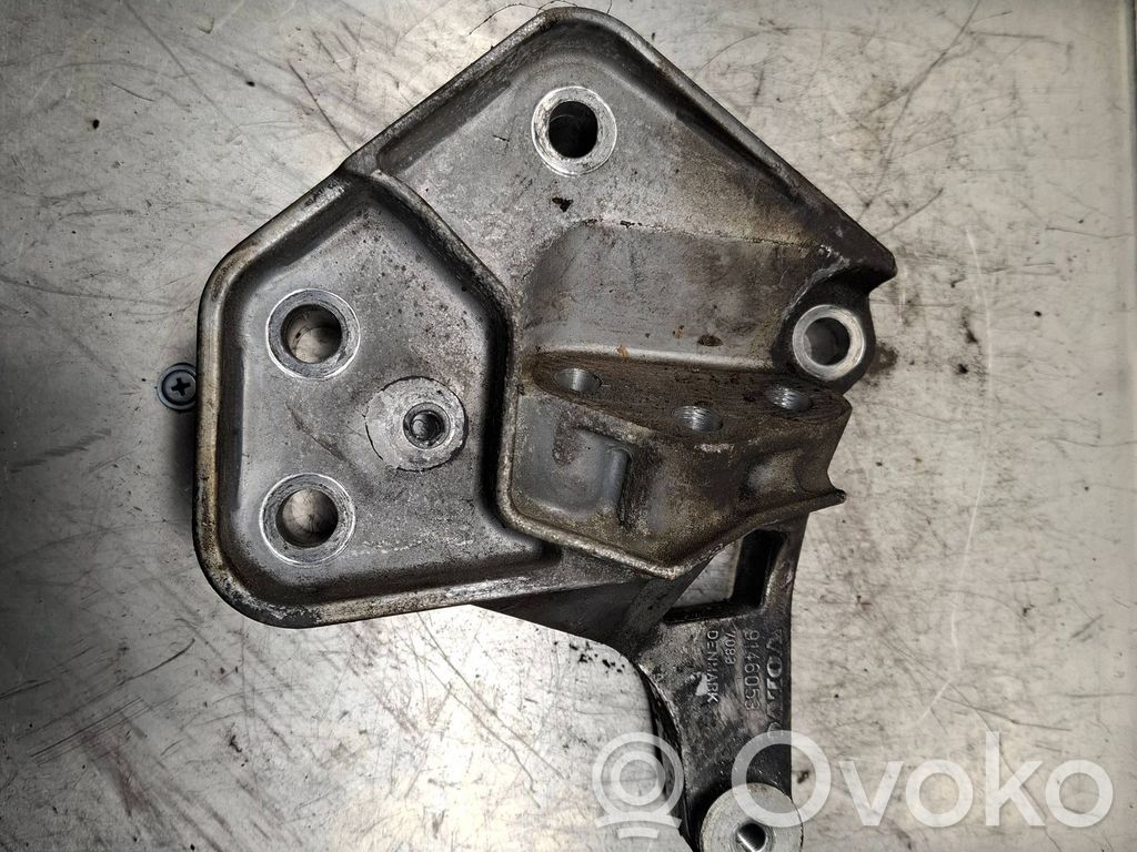 Volvo S40, V40 Engine mounting bracket 