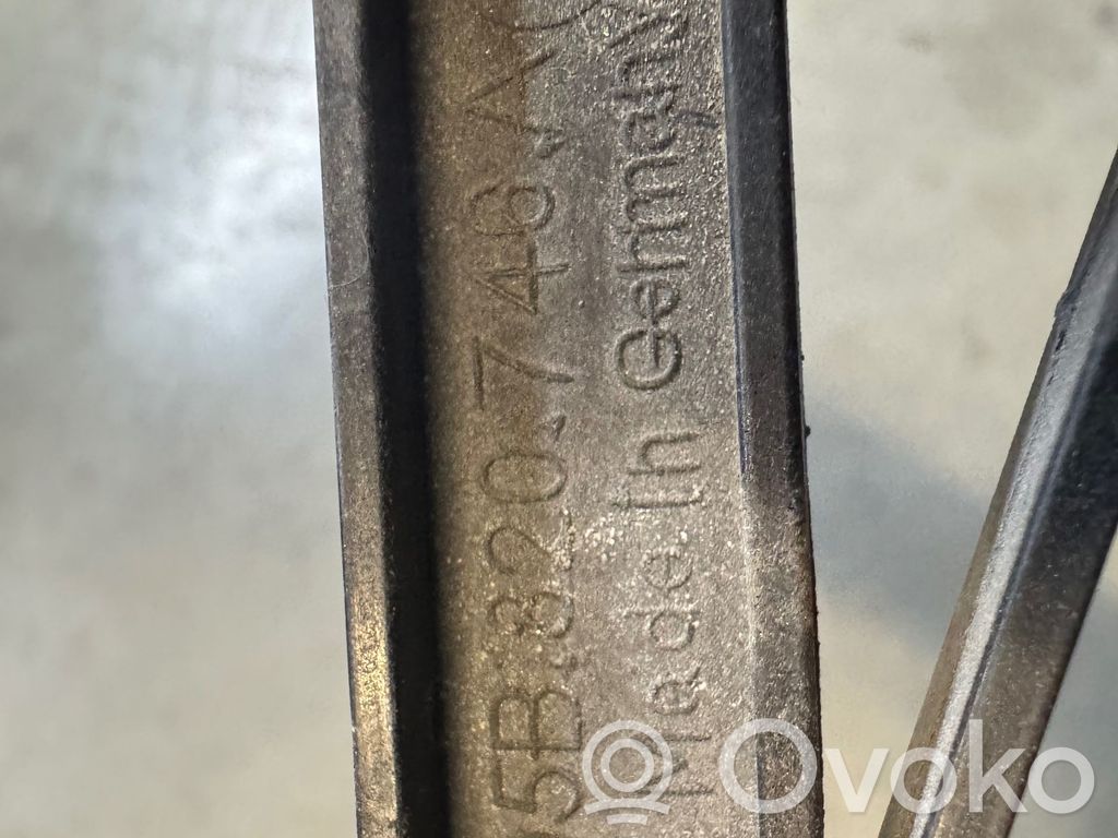 Radiatorių apdaila   95B820746A