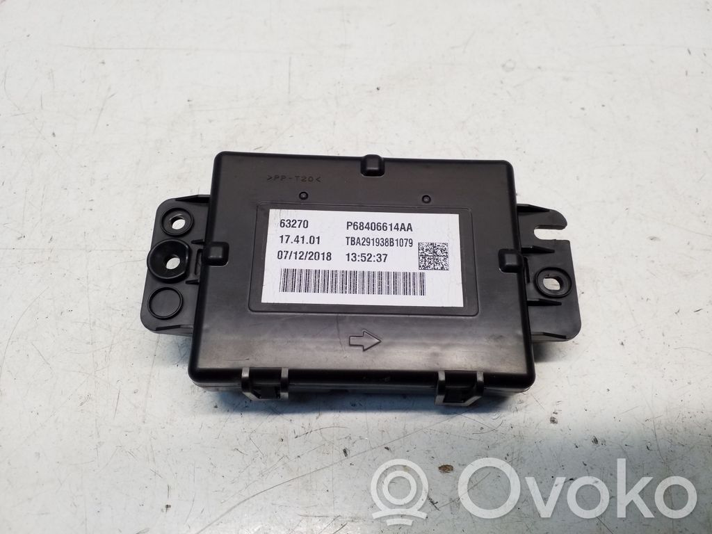 Chrysler Pacifica Air conditioning/heating control unit 