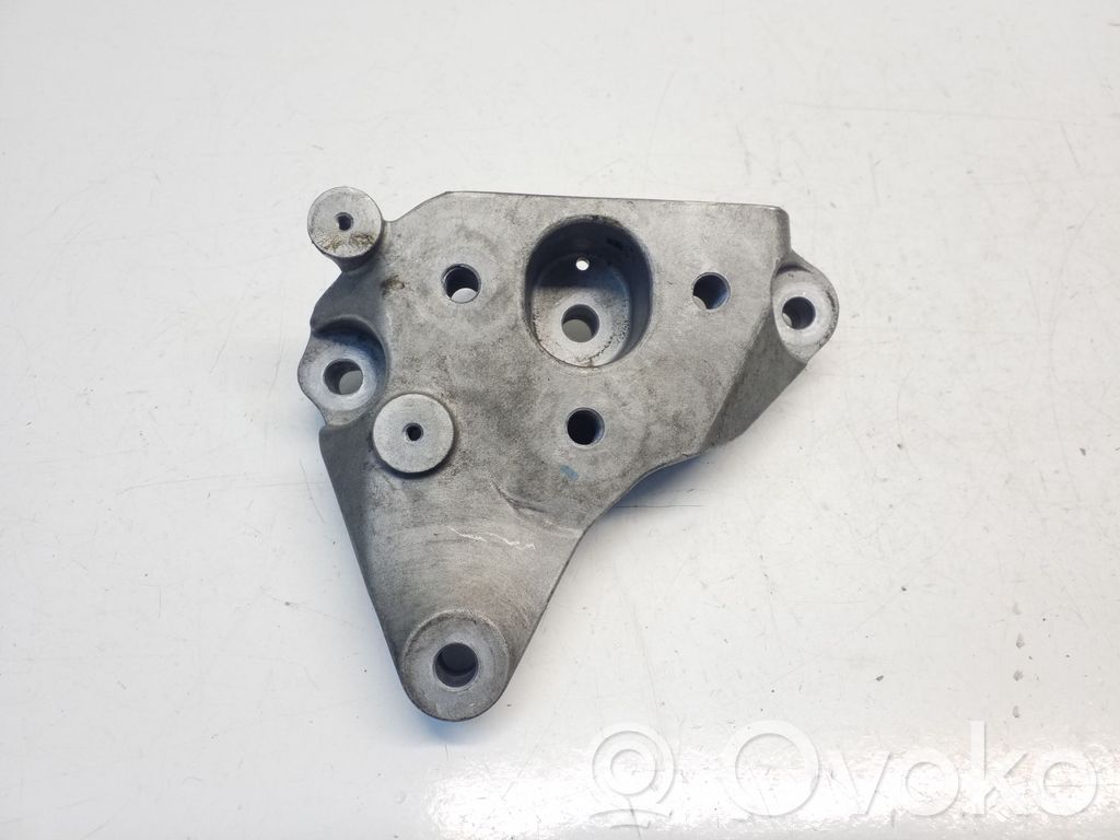 Chrysler Pacifica Gearbox mounting bracket 