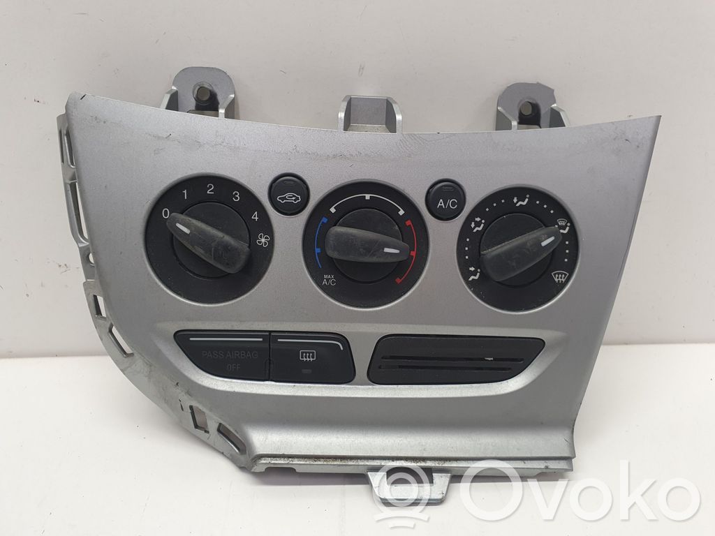 Climate control unit   CM5T19980AE