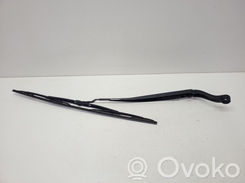Chrysler Pacifica Front wiper blade arm 