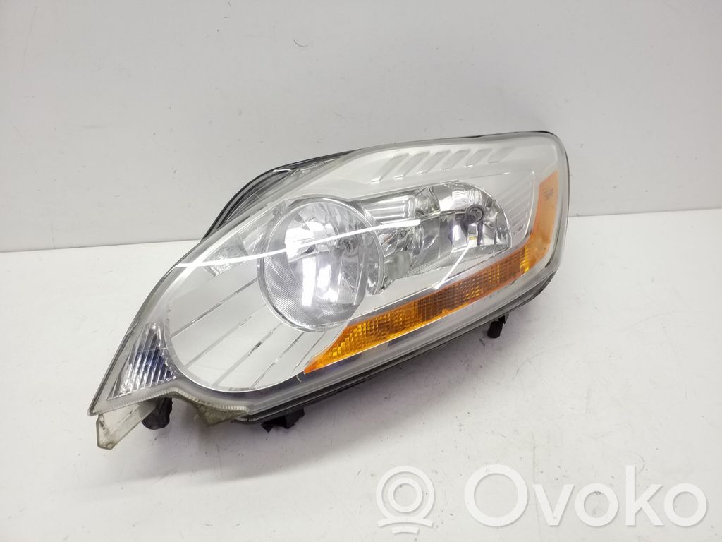 Ford Kuga I Faro/fanale 