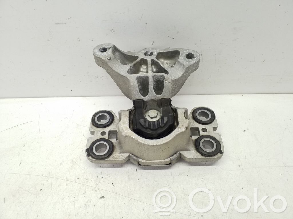 Volvo XC60 Engine mount bracket 