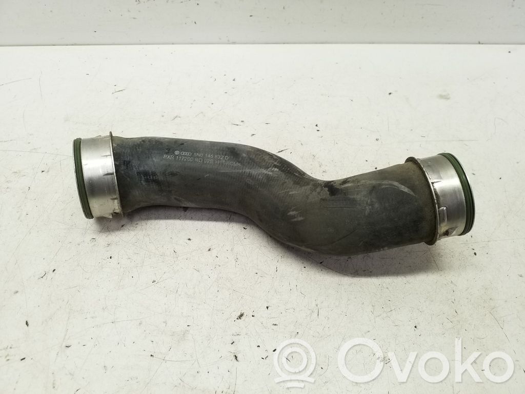 Volkswagen Tiguan Intercooler hose/pipe 