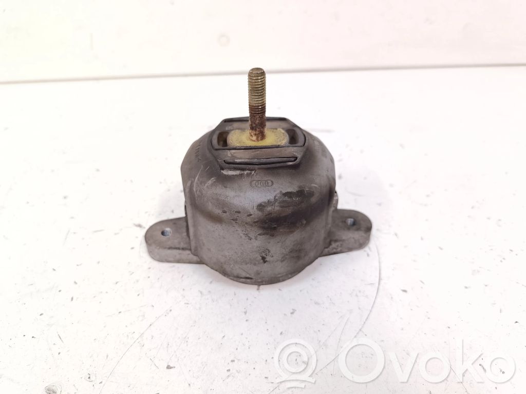 Engine mount bracket   W180703