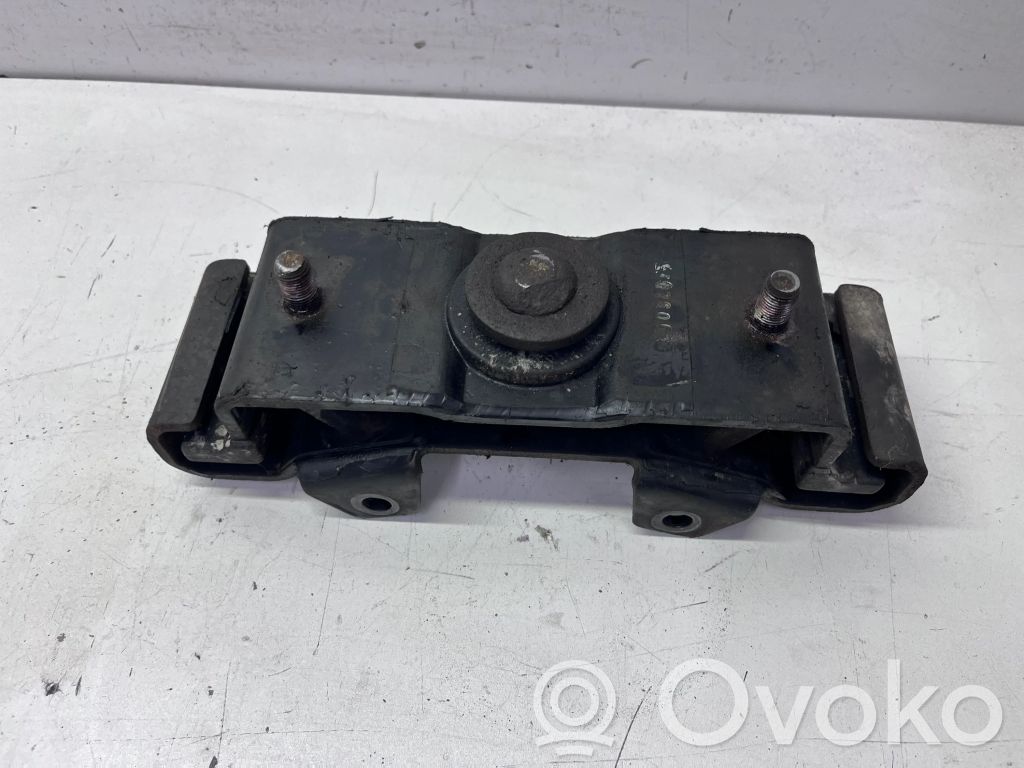 Mitsubishi L200 Engine mount bracket 