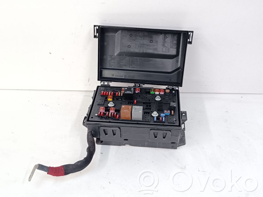 Opel Ampera Fuse box set 