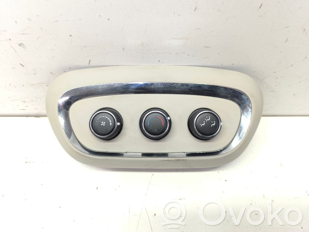 Dodge Durango III Climate control unit 