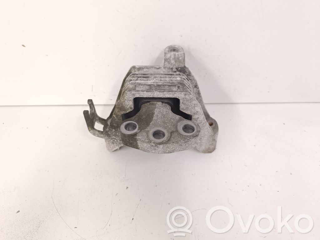 Opel Zafira C Engine mount bracket 
