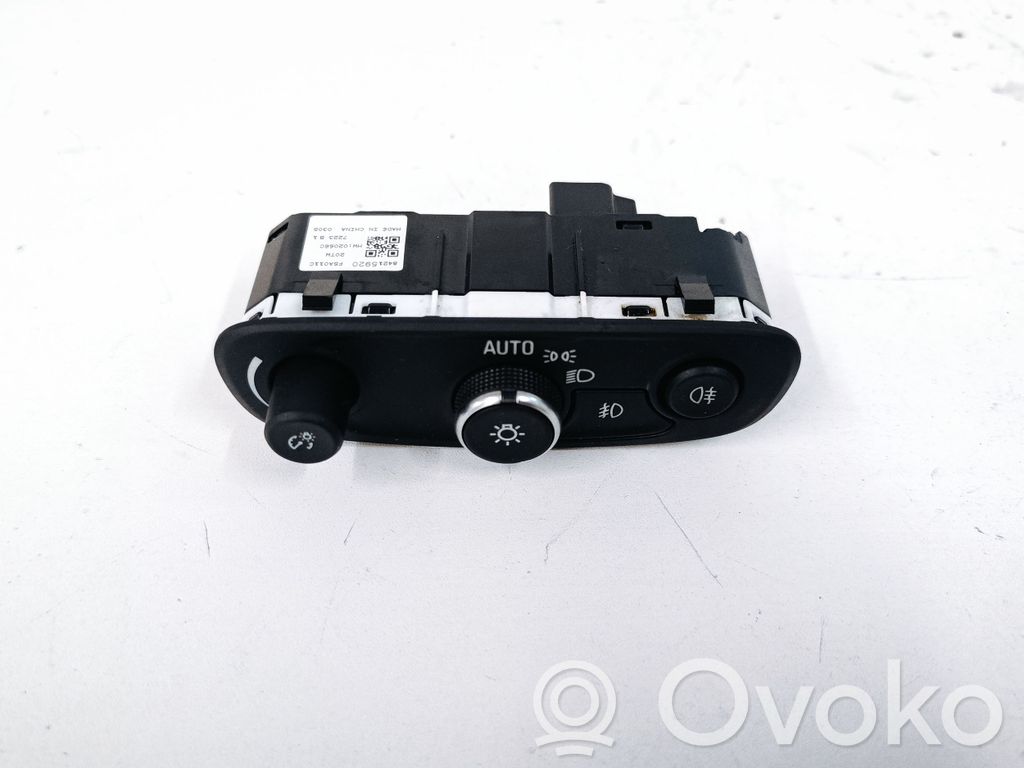 Opel Insignia B Light switch 