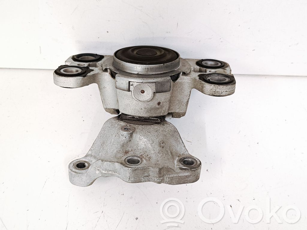 Volvo XC60 Engine mount bracket 