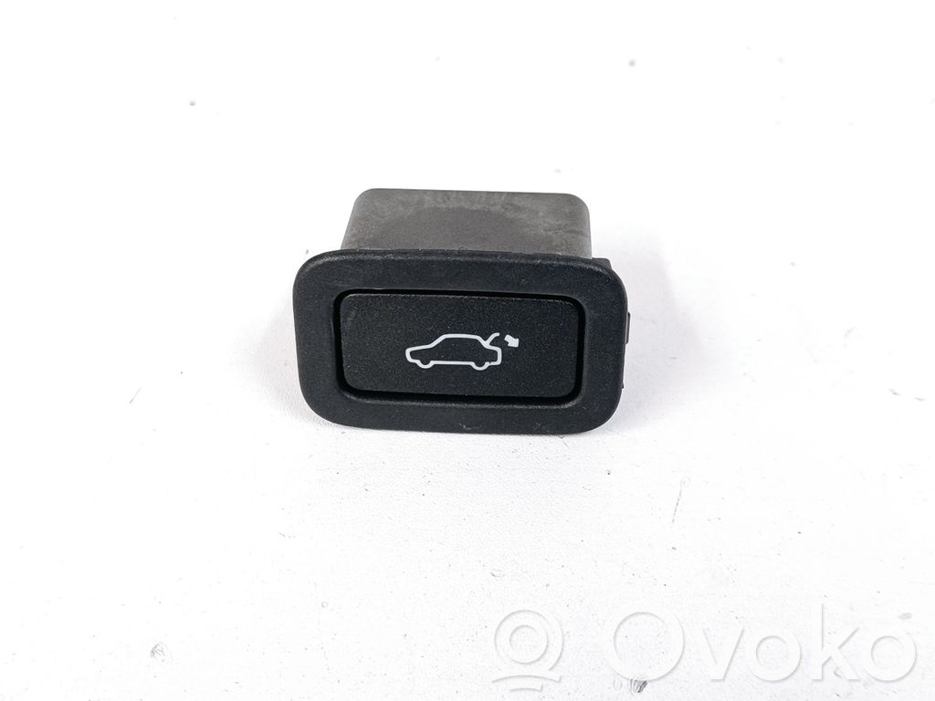 Volvo XC60 Przełącznik / Przycisk otwierania klapy tylnej / bagażnika 