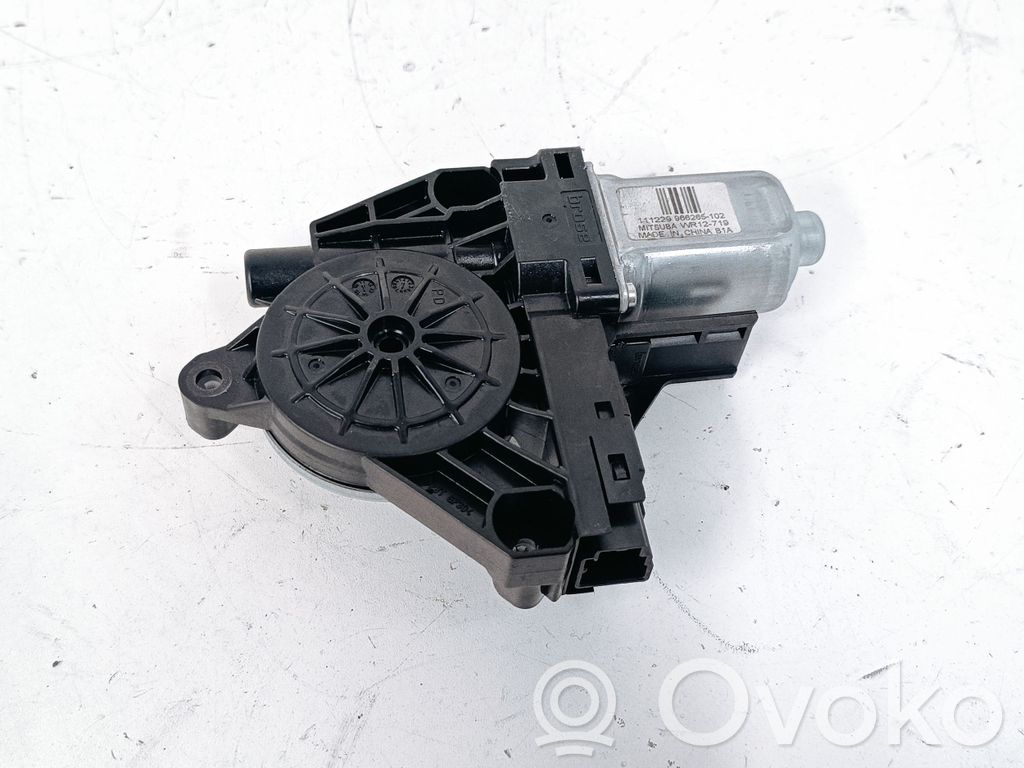 Volvo XC70 Asa reguladora de la puerta trasera 