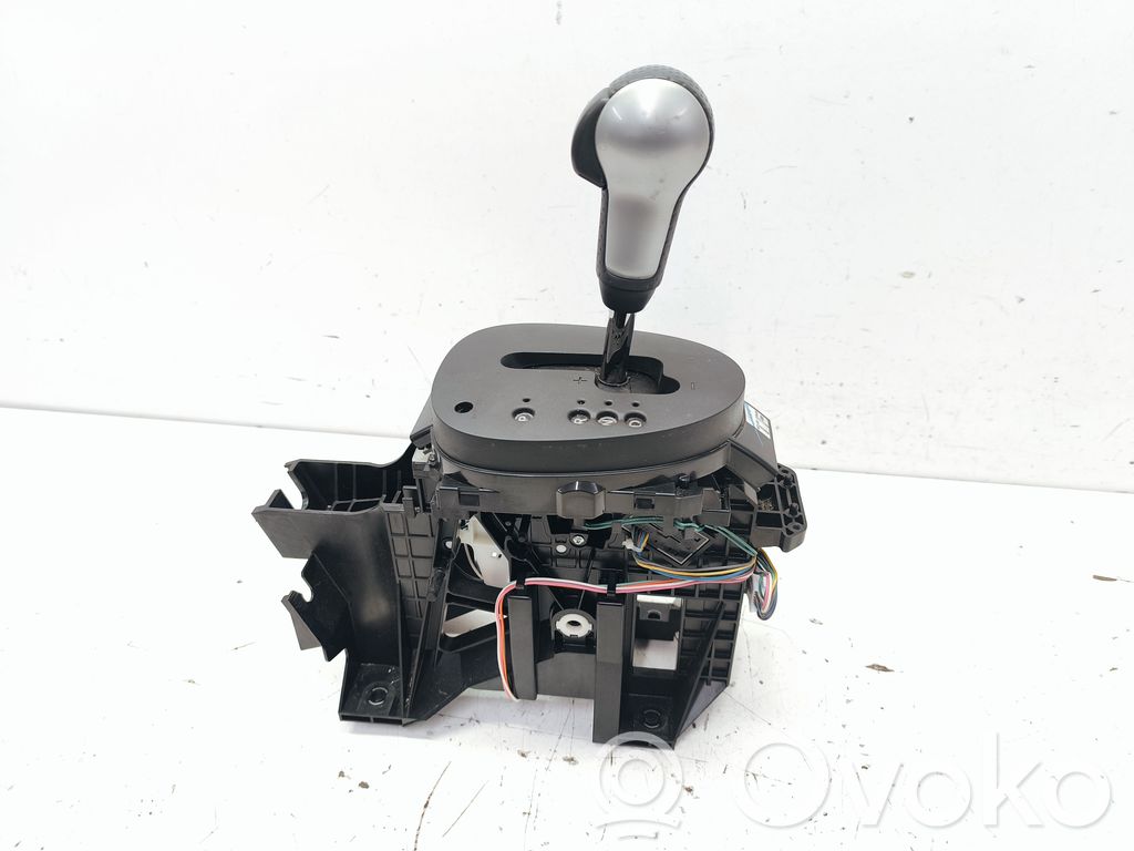 Nissan Juke I F15 Gear shifter/selector 